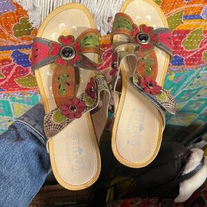 L’artiste Floral Wedge Spring Step